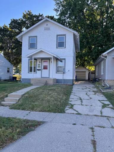 Main picture of 403 7th Ave SE