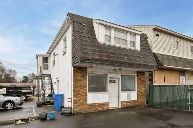 Main picture of 7410 Bristol Pike