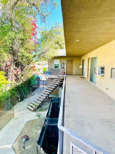 Main picture of 405 N Marengo Ave