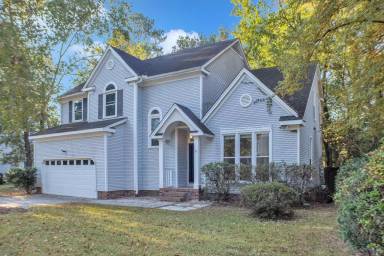 Main picture of 207 Essex Dr