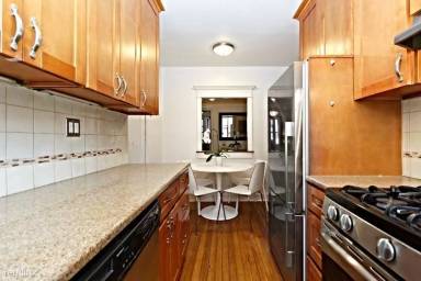 Main picture of 216 W 89th St