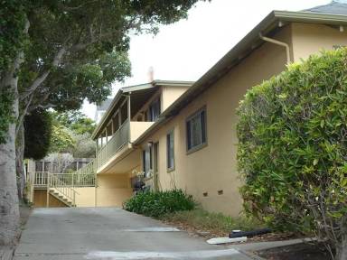 Main picture of 557 Spencer St