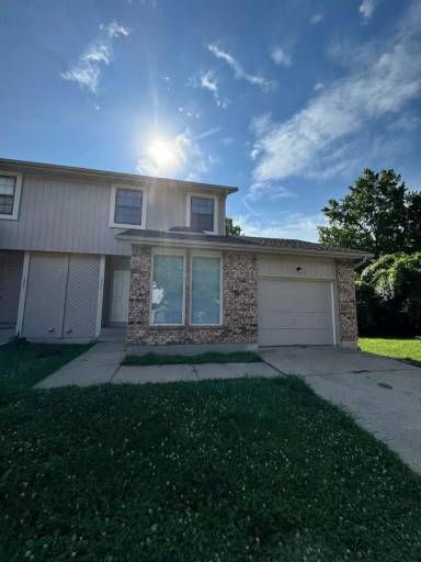 Main picture of 324 NE Cedar Ct