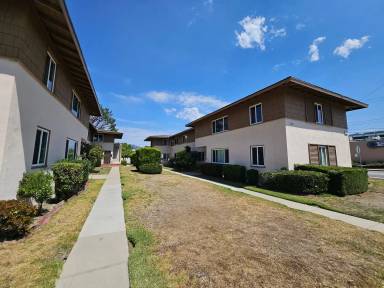 Main picture of 2100 N Lincoln St