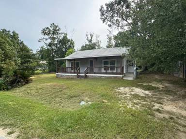 Main picture of 16590 SW Gaskin St