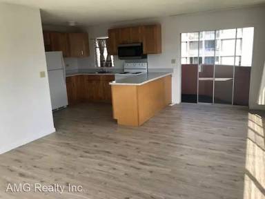 Main picture of 320 Ohua Ave