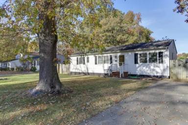 Main picture of 305 Tabbs Ln