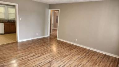 Main picture of 2051 Michael St