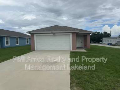 Main picture of 972 Lake Lure Loop E