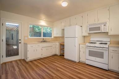 Main picture of 1821 Fearn Ave