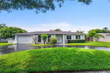 Main picture of 7131 SW 8th Ct