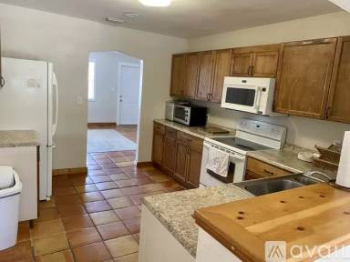 Main picture of 2640 Hinda Rd