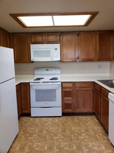 Main picture of 6076 Gunbarrel Ave