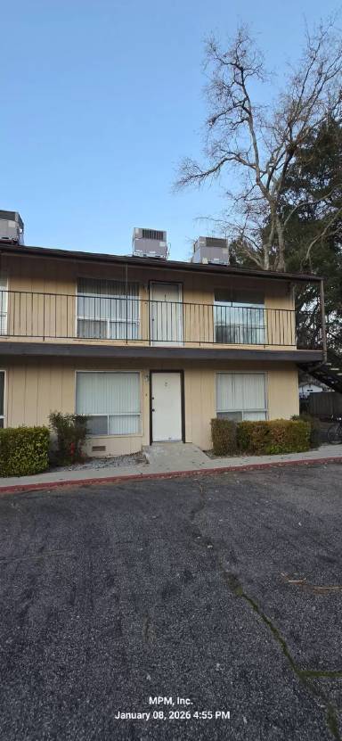 Main picture of 8125 Amapoa Ave
