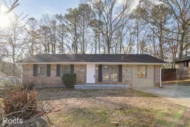 Main picture of 8206 Huntington Dr