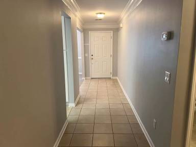 Main picture of 76 Crossings Blvd