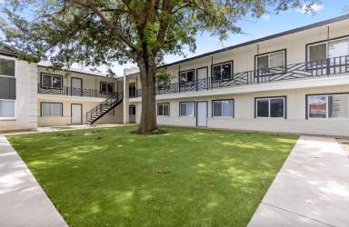 Main picture of 1148 S Memorial Dr