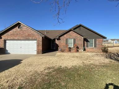 Main picture of 316 W Lake Rd