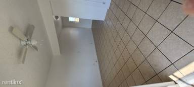 Main picture of 1401 E 46th St