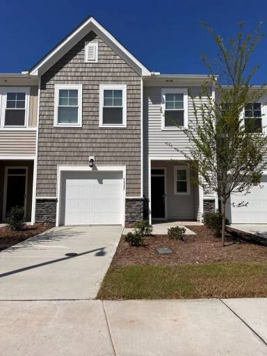 Main picture of Triple Crown Community