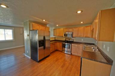 Main picture of 3432 S Constitution Way