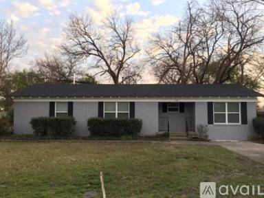 Main picture of 510 W Oak St