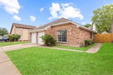 Main picture of 8510 Woodcamp Dr