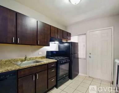 Main picture of 1338-54 W Argyle St