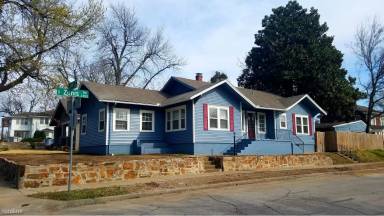 Main picture of 2204 E 14th St