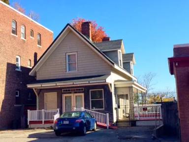 Main picture of 196 Adams St