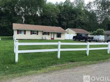 Main picture of 225 Sandalwood Dr