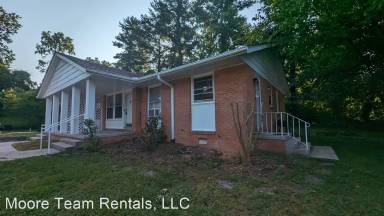 Main picture of 1910 Haywood Rd