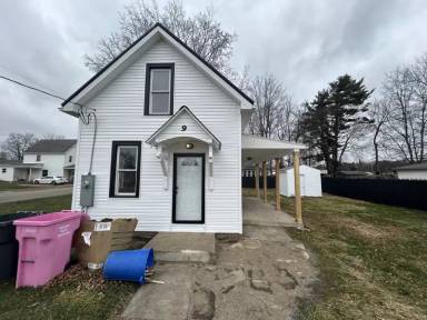 Main picture of 9 W Walnut St