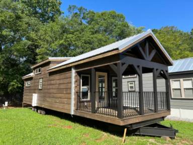 Main picture of 210 River Home Ln