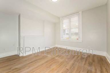 Main picture of 4 Kuhn St