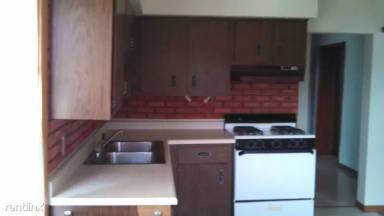 Main picture of 25 E Broadway Ave