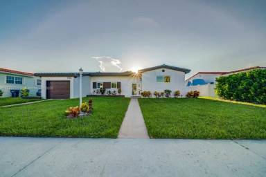 Main picture of 1825 SW 86th Ave