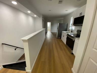 Main picture of 5639 Market St