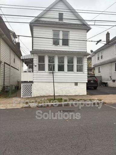 Main picture of 461 Madison St
