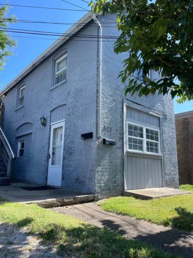 Main picture of 921 W Illinois St