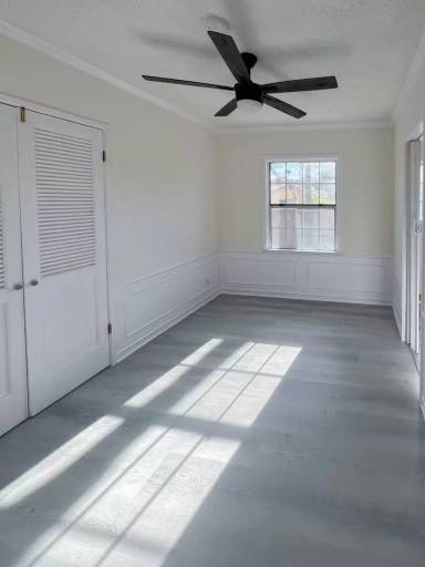 Main picture of 4840 W 18th St