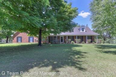 Main picture of 2303 Friendship Dr