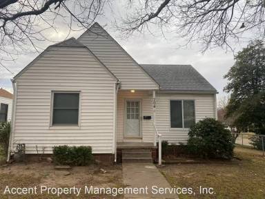Main picture of 704 S Louisville Ave