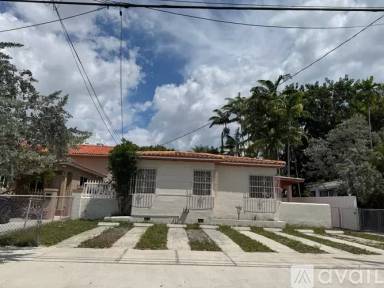 Main picture of 1381 SW 23rd St
