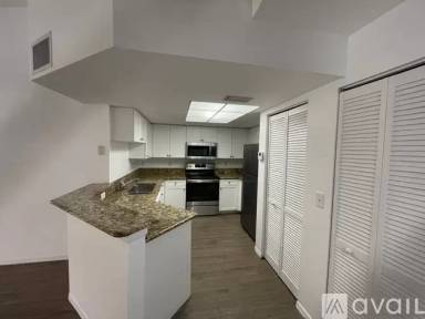 Main picture of 1600 Crestwood Ct S