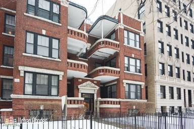 Main picture of 445 W Melrose St