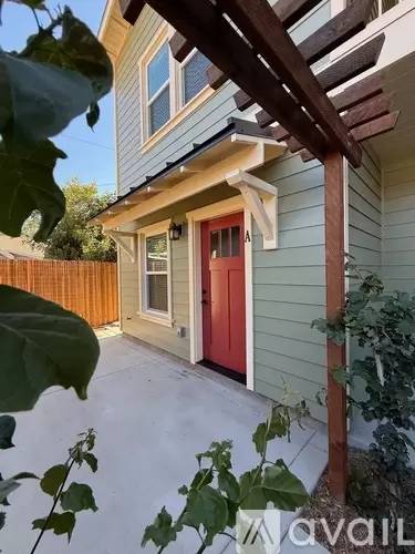 Main picture of 213 N Berkeley Ave