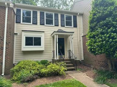 Main picture of 2824 Wycliff Rd