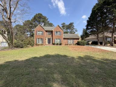 Main picture of 1611 Ellington Rd SE