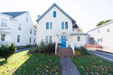 Main picture of 224 E Commercial St